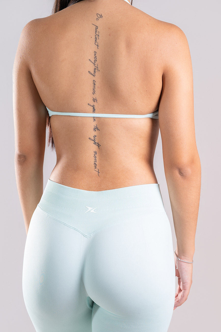 Sculpt Halter Bra - Verde Claro